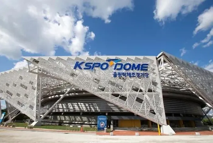 Happy In Near Kspo Dome, #lottetower #freeparking #groupstay #ddp #6peopleaccommodation #8minfromdunchonstation アパート ソウル特別市